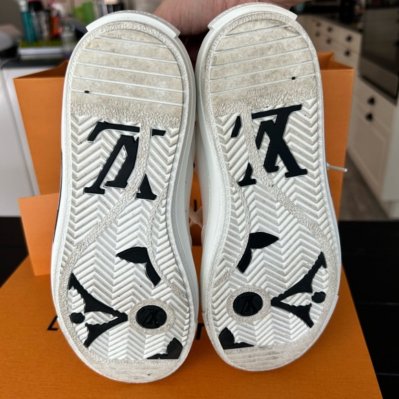 Like new Louis Vuitton Charlie sneakers - Picture 2 of 5
